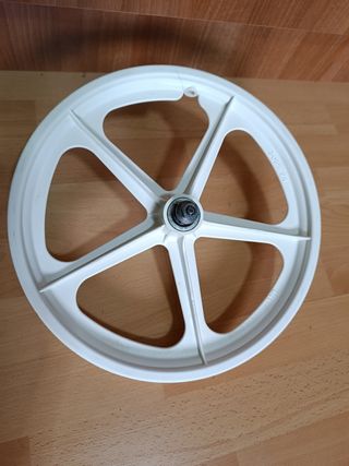 Rueda delantera 
BH California 16" - Blanca