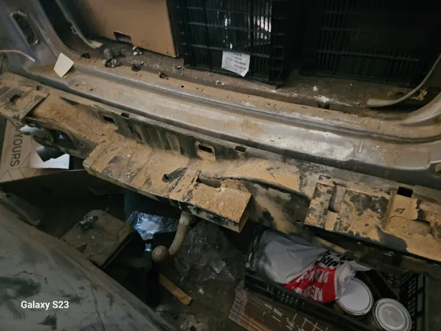 Parachoque Trasero Nissan Terrano 1995