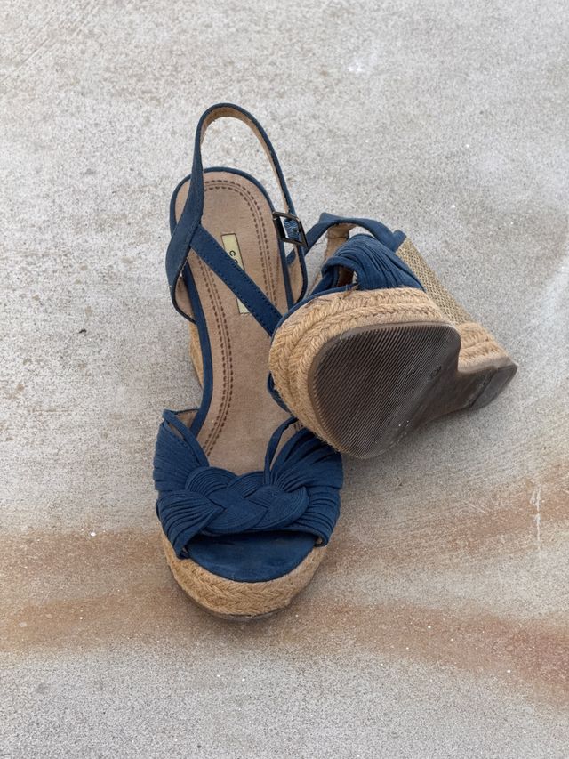 Zuecos cuña azul marino