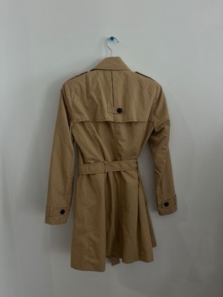 Gabardina beige Stradivarius talla S