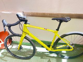 Bicicleta Gravel carbono amarilla