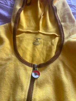 Body Pikachu adulto.