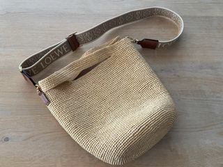 Bolso Loewe Mini Slit en Rafia