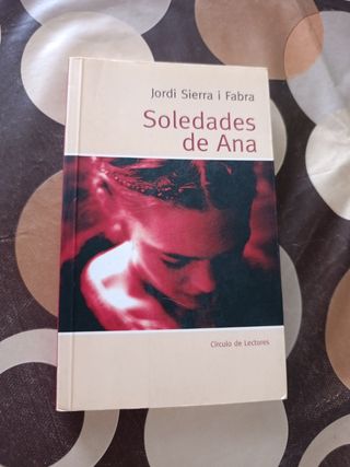  Libro : Soledades de Ana