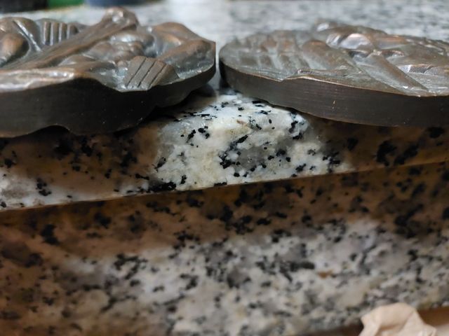 Medallas bronce, relieves históricos