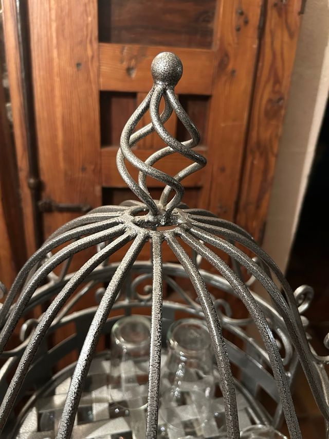 Mobiliário artesanal em ferro forjado