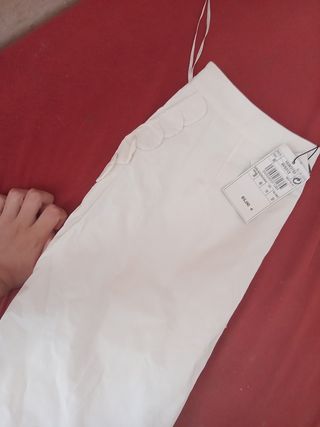 Falda blanca midi