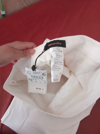 Falda blanca midi