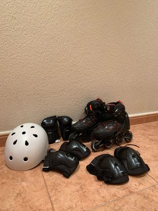 Patines en línea + protecciones + casco + bolsa