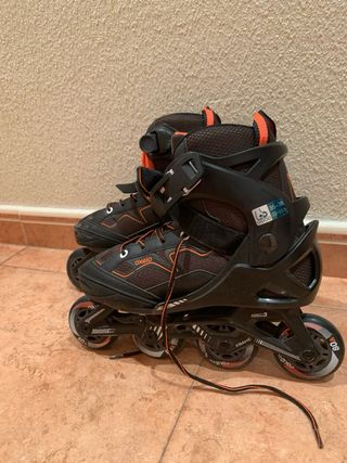 Patines en línea + protecciones + casco + bolsa