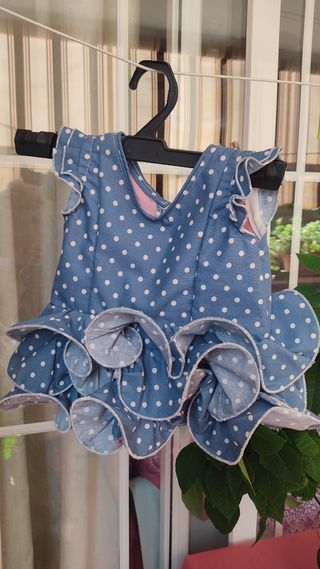 Vestido niña gitana lunares tiene para sacar 