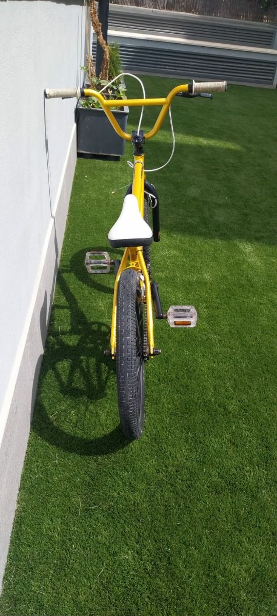 BMX Decathlon dorada