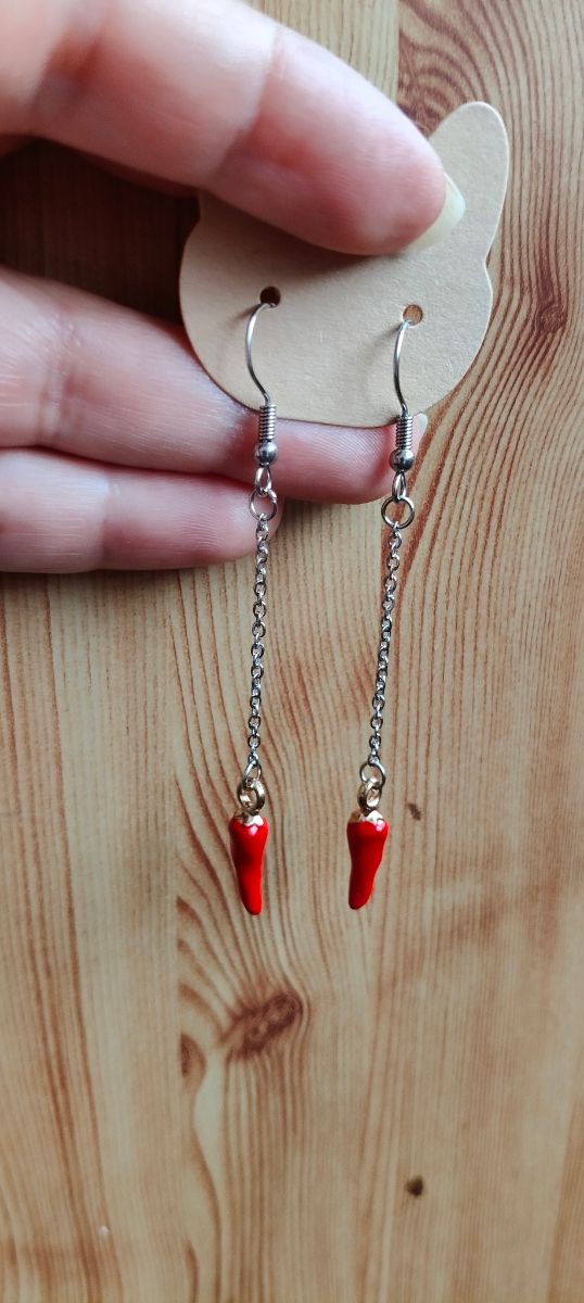 Aretes largos chili  rojos
Ver más en mi perfil