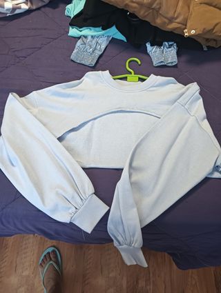 Sudadera corta azul celeste