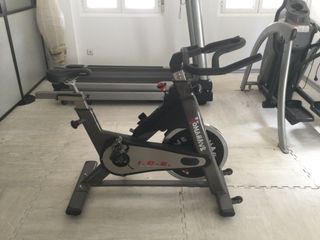Bicicleta spinning Tomahawk Solo recogida a mano.