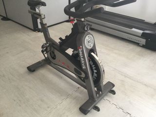 Bicicleta spinning Tomahawk Solo recogida a mano.