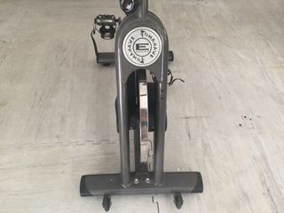 Bicicleta spinning Tomahawk Solo recogida a mano.