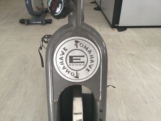 Bicicleta spinning Tomahawk Solo recogida a mano.