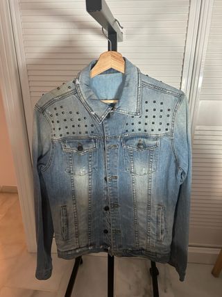 Chaqueta vaquera con tachuelas ( edición limitada)