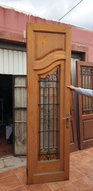 Puertas madera maciza - Valencia