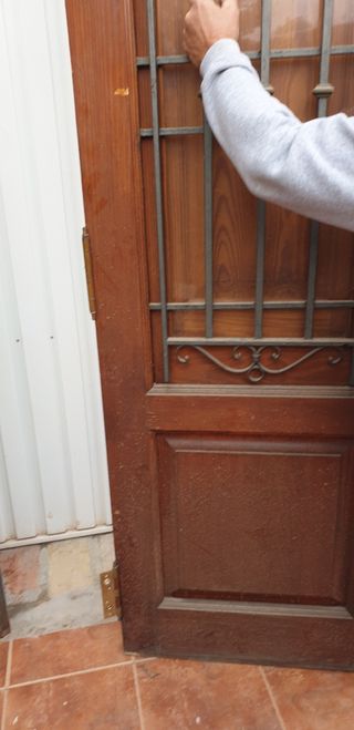 Puertas madera maciza - Valencia