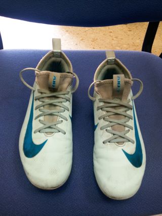 Botas fútbol Nike Jr. - Niño/a
