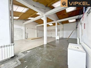 Local comercial en alquiler en Carballo