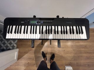 Casio Casiotone CT-S300 - Teclado más soporte.