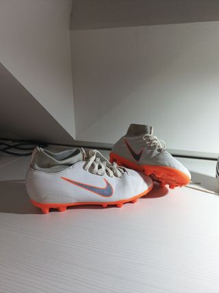 Botas fútbol niño Adidas-Nike