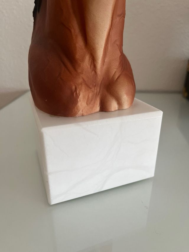 Busto de caballo marrón