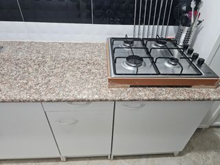 Encimera granito rosa - Cocina