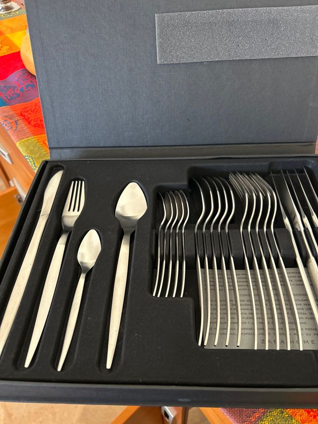 Cubertería Zara Home 24 piezas