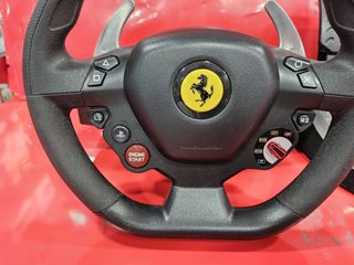 Volante Ferrari para videojuegos