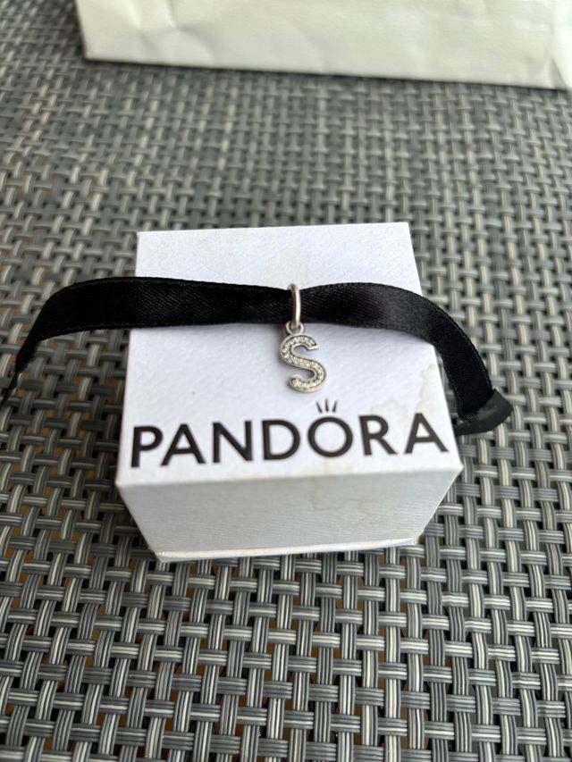 Pandora Ciondolo lettera S in Argento