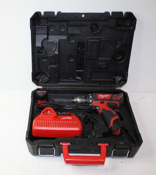 TALADRO PERCUTOR MILWAUKEE M12 BDD 72516