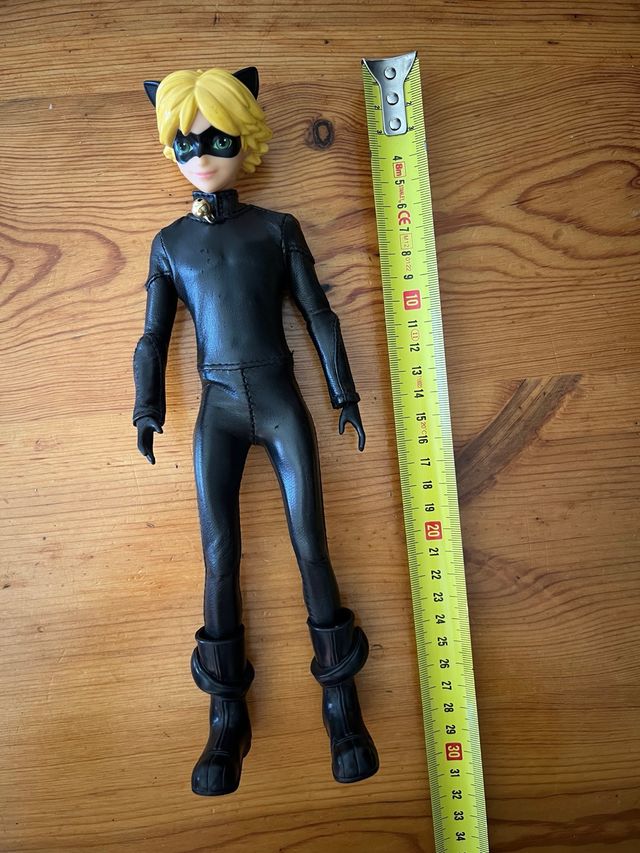 Muñeco Cat Noir Ladybug - 30cm