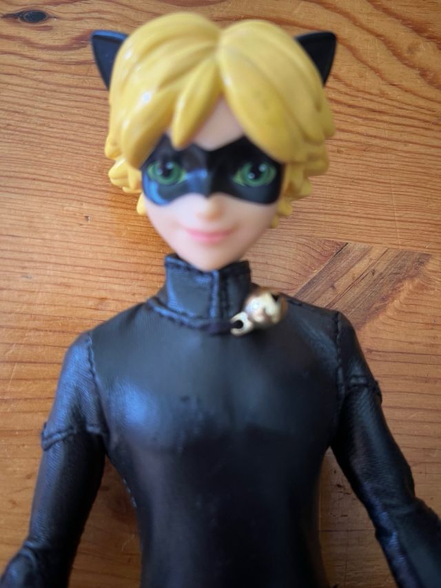 Muñeco Cat Noir Ladybug - 30cm