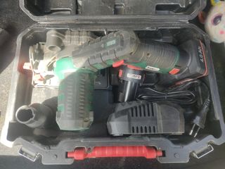 Mini sierra circular Parkside + cargador + 2 bater