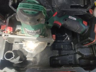Mini sierra circular Parkside + cargador + 2 bater