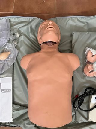 Maniquí RCP adulto
