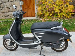 Ciclomotor UM Chill 50cc negra