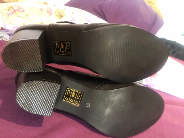 Zapatos negros tacón bajo