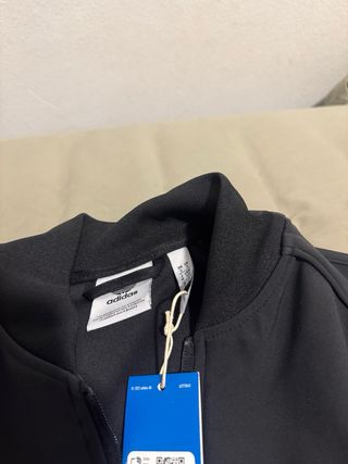 Chaqueta Adidas negra