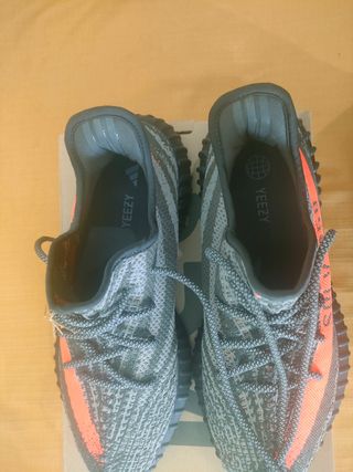 Adidas Yeezy Boost 350 V2 - Gris/Naranja - 45 1/3