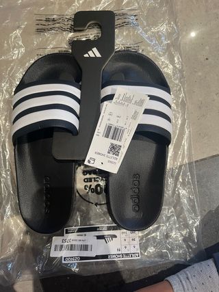 Chanclas Adidas - Talla 39 US 6