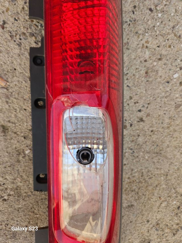 Piloto trasero Opel Vivaro (2007)