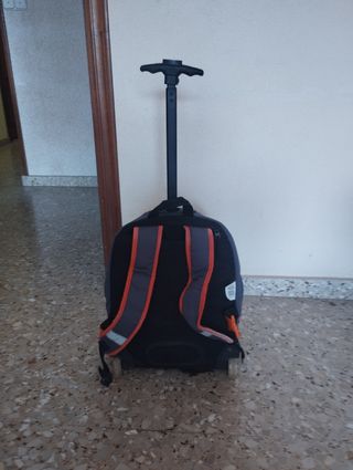 Mochila con ruedas infantil