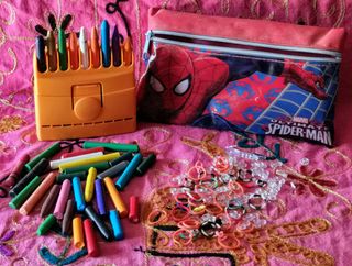 LOTES DE PAPELERIA:4€/DE COSTURA:2€