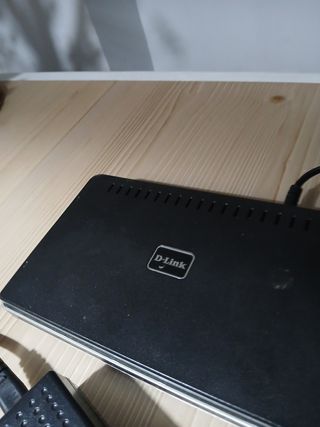 Router ADSL inalámbrico DSL-2640B