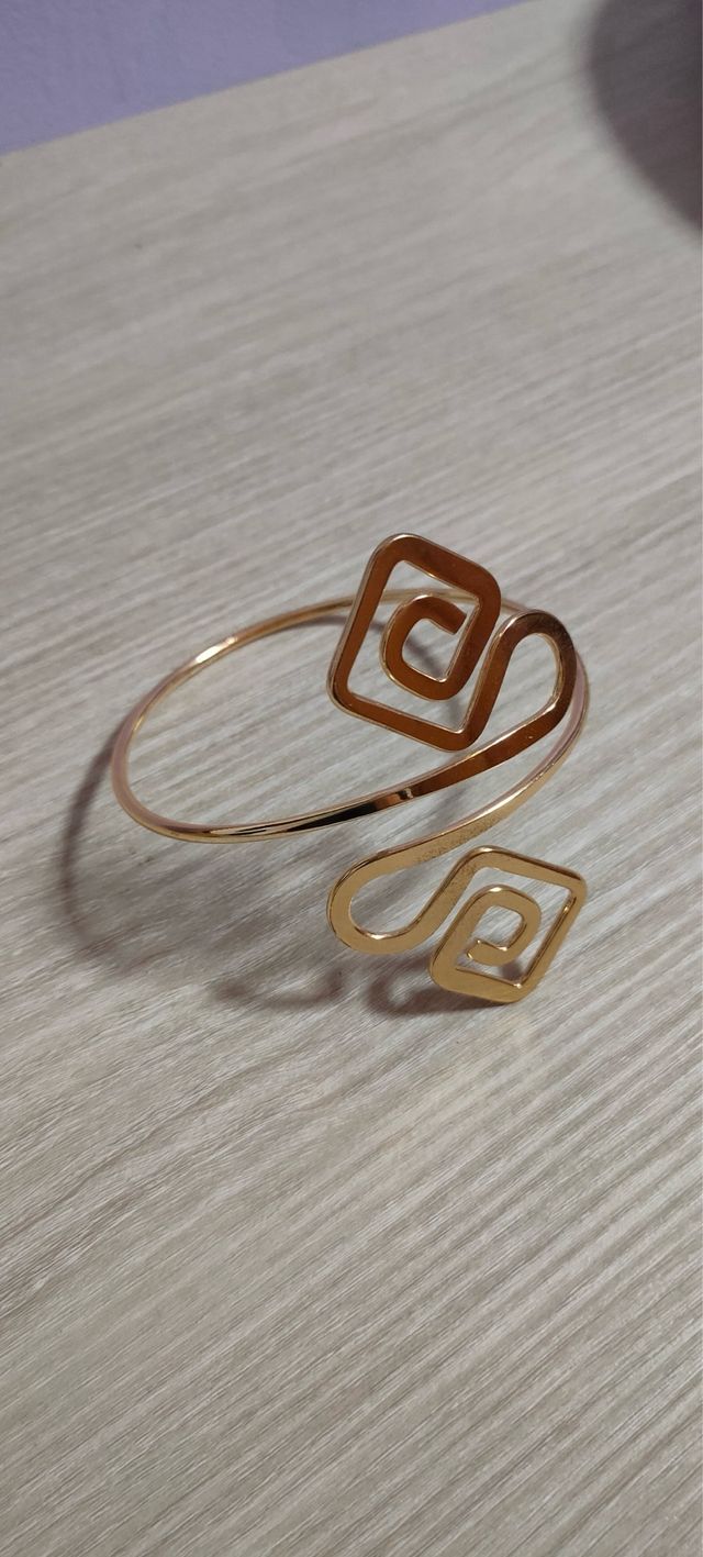 Brazalete dorado